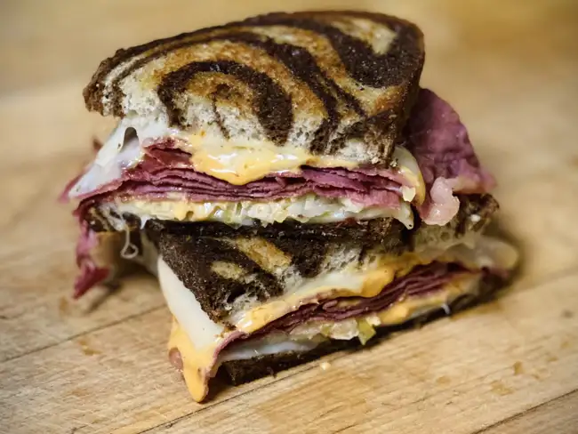 CORNED BEEF REUBEN