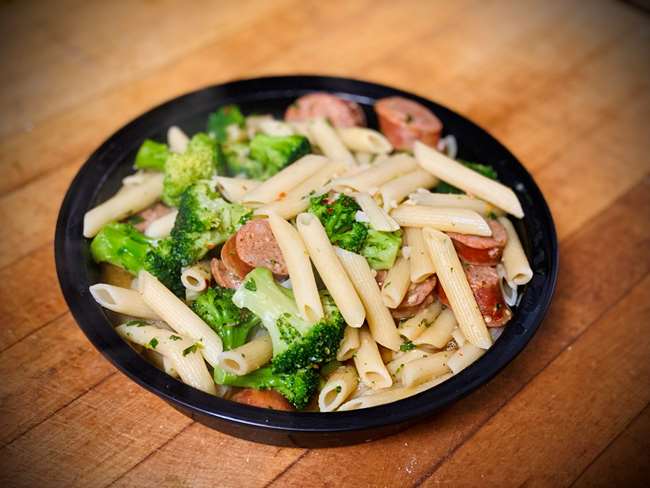 PASTA GARLIC & OIL WITH BROCCOLI FLORETS